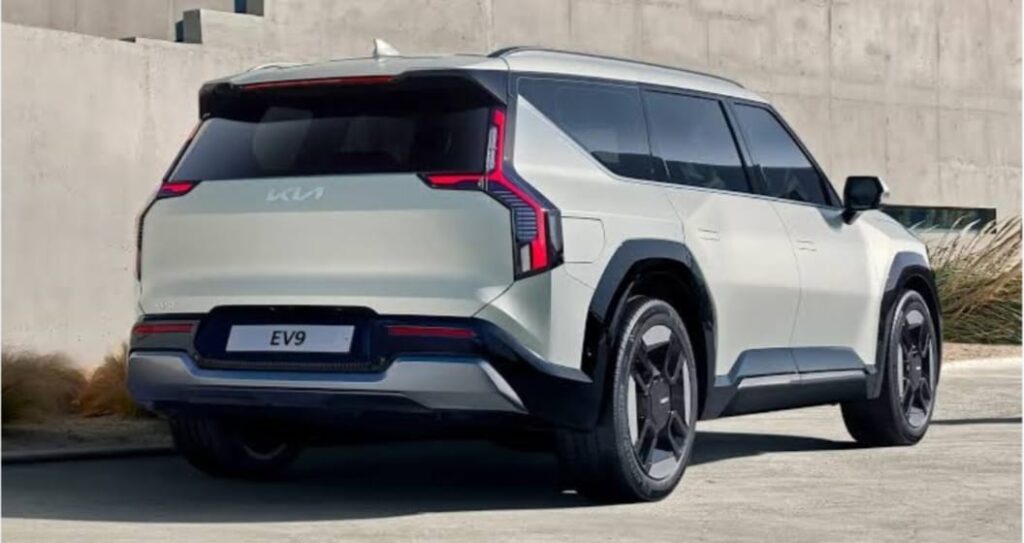 New Kia EV9 GT 2025 Review लखनऊ